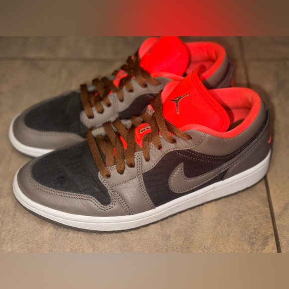 Size 9.5 - Air Jordan 1 SE Low Black Olive Bright Crimson W - Picture 1 of 5